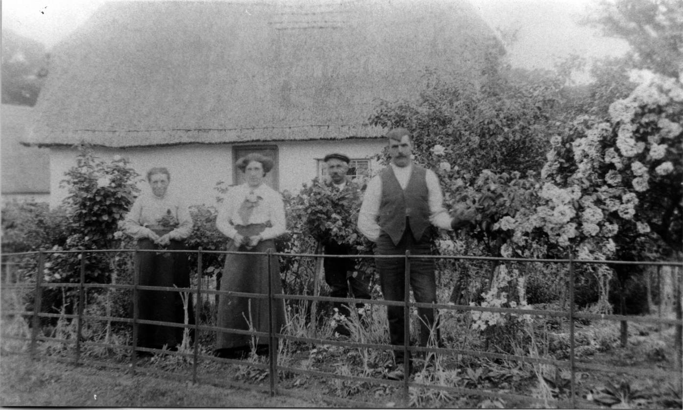 Murden and Childerley family in Paddock Row